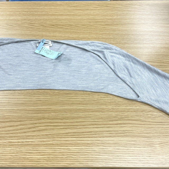 【事例紹介】脇などの汗による黄ばみが綺麗になったエルメスシルクグレーニットの染み抜きクリーニング事例(３，９６０円)2026.10.07