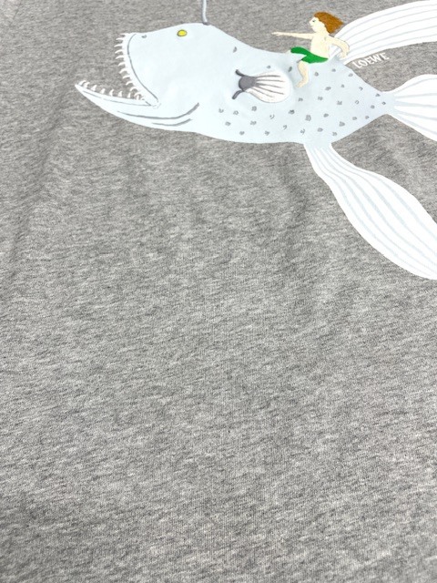 LOEWEのグレーＴシャツの全体くすみ黄ばみやシミがキレイに落ちた染み抜きクリーニング事例(３，９６０円税込)2026,07.30