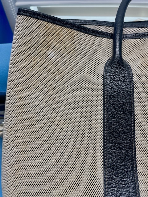 エルメスガーデンパーティーの全体黄ばみがキレイに落ちた染み抜きクリーニング事例（１６，５００円税込）/2025/07/07