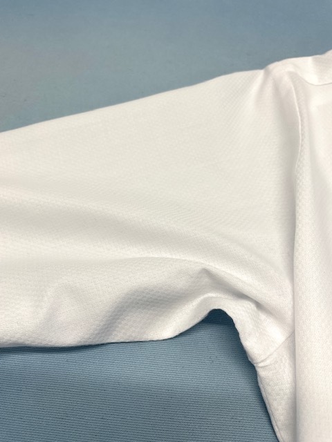 他のクリーニング店からの依頼で全体にインクシミが付いた白いワイシャツの染み抜きクリーニング事例(5,500円税込)2026.03.04