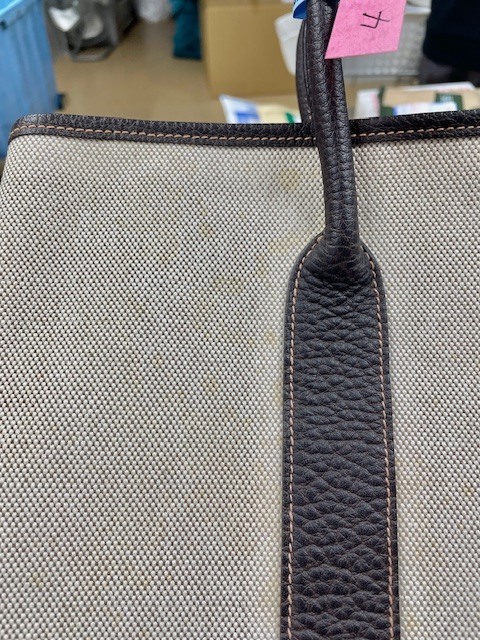 トワルアッシュナチュラルマロンカラーのエルメスガーデンパーティーの全体黄ばみやシミ染み抜きクリーニング事例(１８，９００円税込）2026.03.12