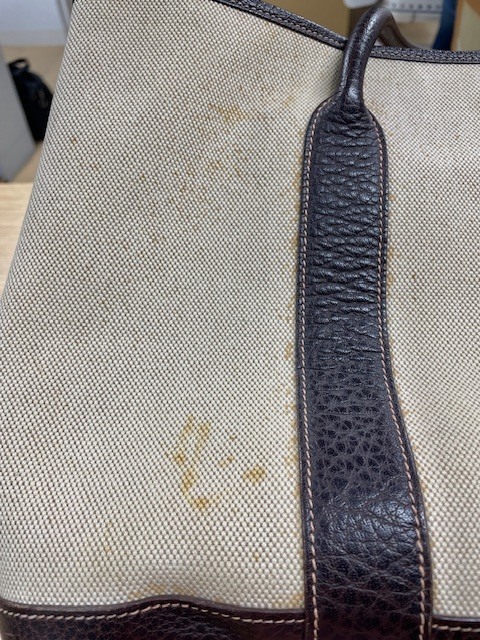 ナチュラルマロンカラーのエルメスガーデンパーティーの全体黄ばみやカビシミがキレイに落ちた染み抜きクリーニング事例(１６，５００円税込)2026.01.23