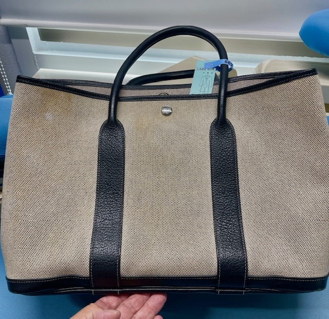 エルメスガーデンパーティーの全体黄ばみがキレイに落ちた染み抜きクリーニング事例（１６，５００円税込）/2025/07/07